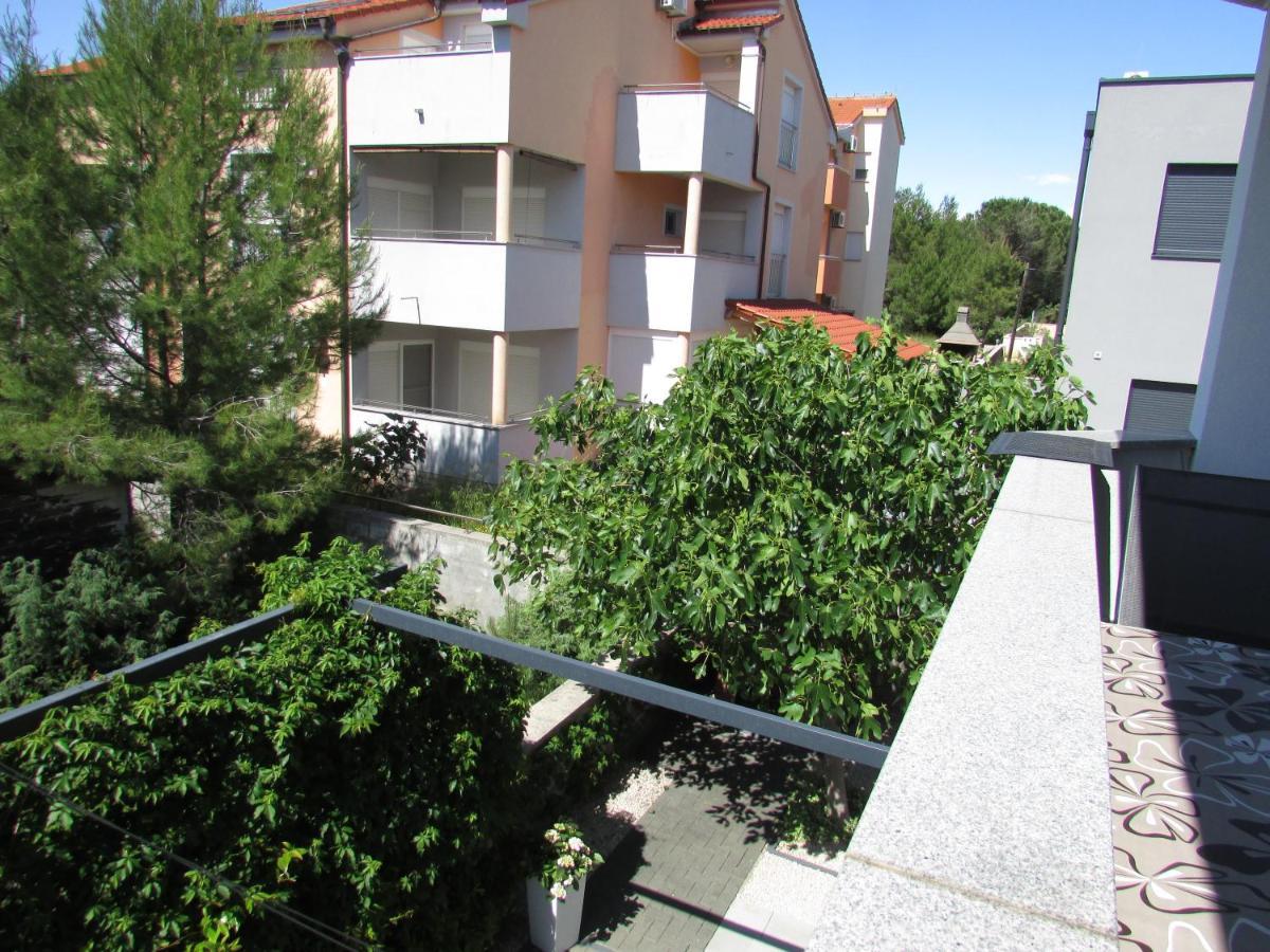 Apartment Miaantonia Vrsi Buitenkant foto